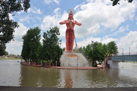 मेरा सभी से, हाथ जोड कर विशेष अनुरोध है कि आज हनुमान जन्मोत्सव है जयंती नही,
अत: सभी को हनुमान जन्मोत्सव कहने के लिए प्रेरित करे। 

क्योंकि जयंती उनकी मनाई जाती है जो इस संसार मे नही है और कलियुग मे केवल श्रीराम भक्त हनुमान जी ही चिरंजीवी है,आज भी विद्यमान है। जय श्री राम