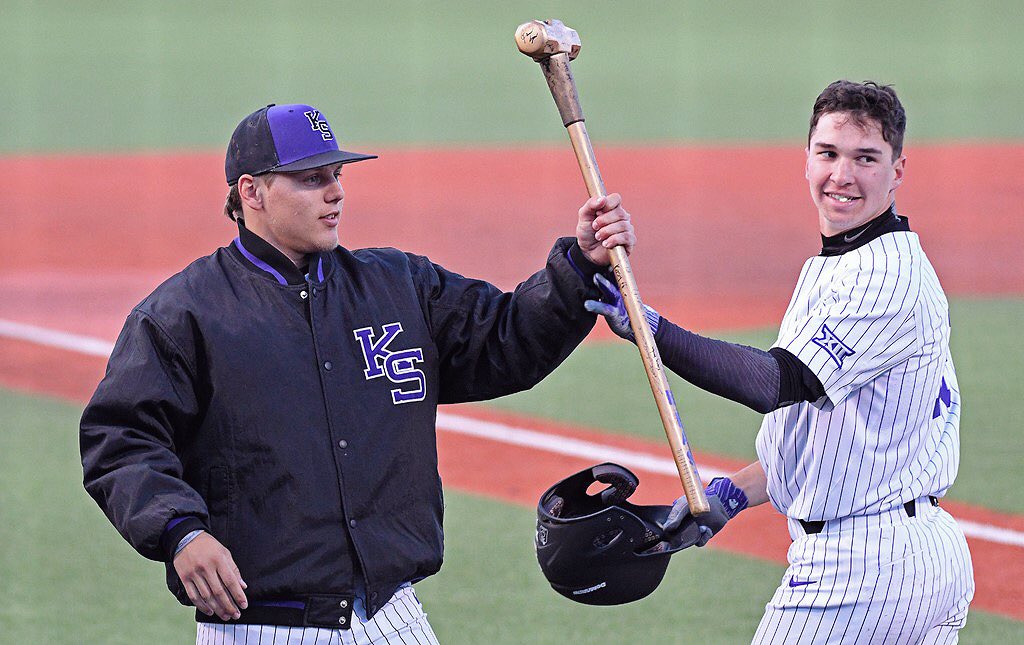 KStateBSB's tweet photo. Friday night feels #KStateBSB https://t.co/VuRJD85anv