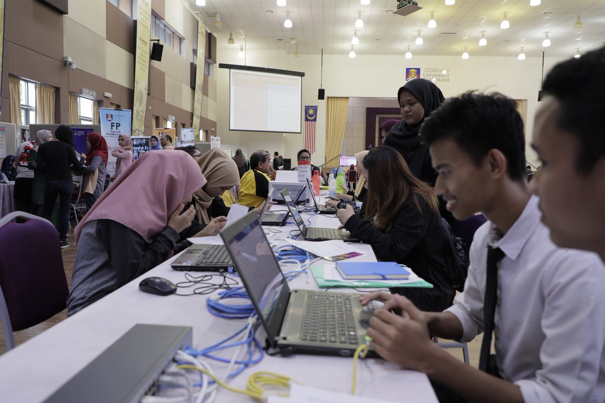 Pada bakal siswa/siswi #UiTM yang akan hadir ke Ekspo Selangkah UiTM, #UiTMCawanganPerak. Sila bawa slip keputusan SPM/STPM/Diploma. Terdapat kaunter semakan sistem #selangkah2018 disediakan