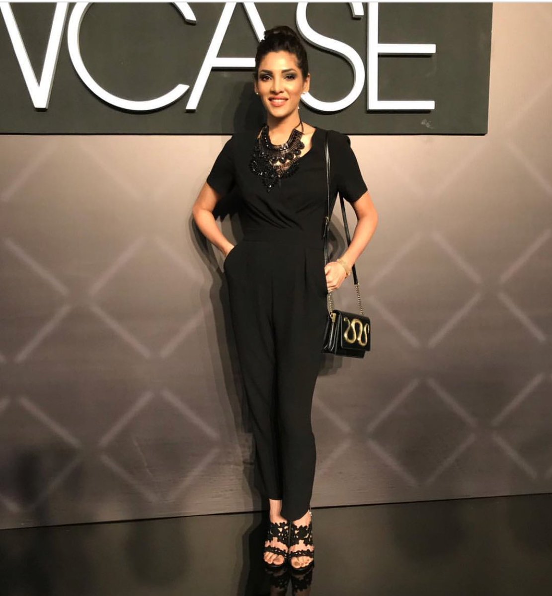 Xxhalay's tweet photo. #humshowcase2018 #FashionWeek #PHSCredcarpetday3 #blocklove❤️ https://t.co/2rJYKoQHiN