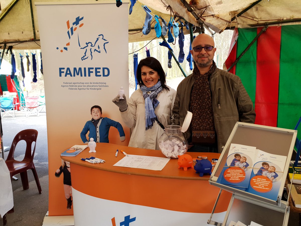 FAMIFED's tweet photo. #FAMIFED participe ce 31/3 à l'Opération Chaussettes bleues #AutismeenAction #journéemondialeautisme. Plus d'infos sur leur page Facebook : https://t.co/PY5ZiW1xAH https://t.co/J6FQtqiHmT