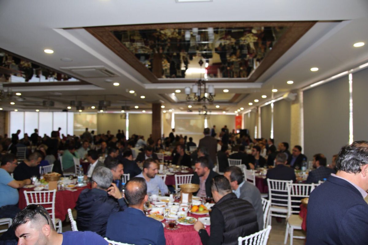 MehmetSahinAlny's tweet photo. Geleneksel hale getirerek 5'incisini düzenlediğimiz kahvaltılı istişare toplantılarımız devam ediyor. Toplantımıza katılan meslek komite üyelerimize çok teşekkür ederim. #üyelerimizinsorunlarınıntakipçisiyiz #bizbüyükbiraileyiz https://t.co/lr1gw0Y3P3