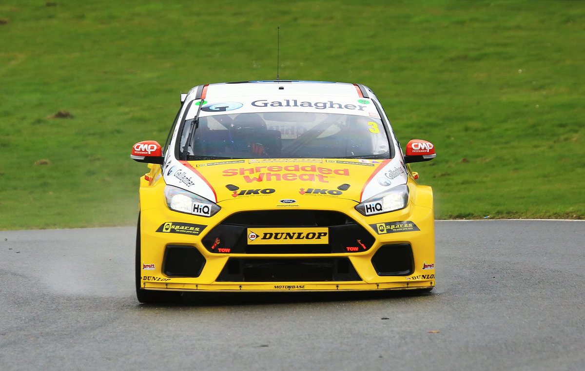 BES_Photography's tweet photo. @TomChilton_ testing at Barnds Hatch this week in wet and damp conditions in advance of the @DunlopBTCC  season opener on April 7th and 8th. @Motorbase , @mountune https://t.co/tCKw7ktLJ1