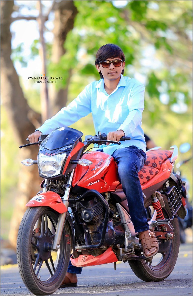 Sarveshsrkk's tweet photo. I’m not perfect but I will do my best for yu.  
#RichLifeStyle #Royal #JuniorSRK #brand😎🎻❤ #srk #srkian #srkfan #srkthebiggeststarofalltime #king👑 #khan #marathi #marathimulga #style #jaymaharashtra #love #attitude https://t.co/fjOBPmGECu