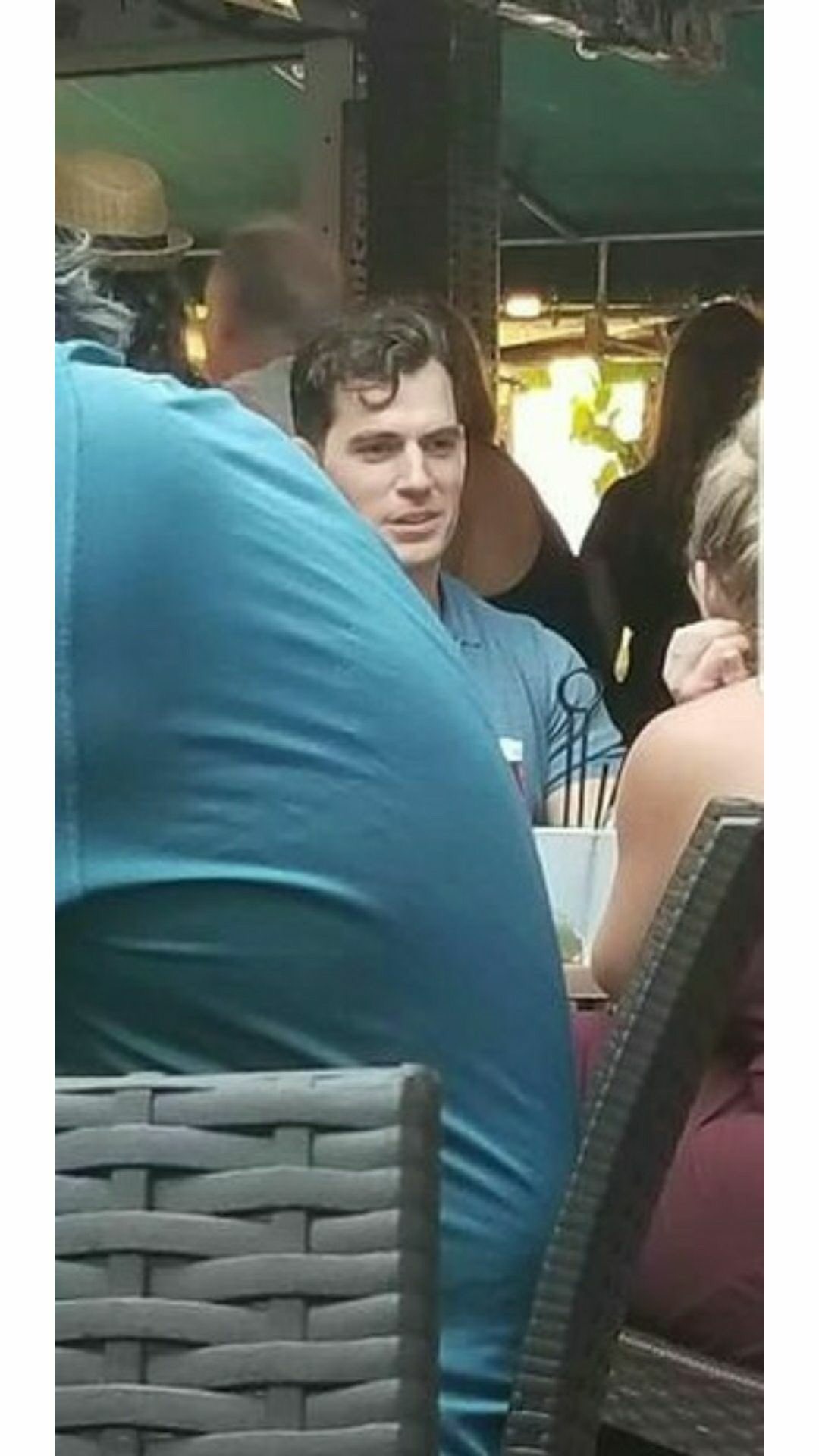 Henry Cavill Brasil on X: 📸 Novas fotos de Henry jantando com sua namorada  Lucy em Roma.  / X