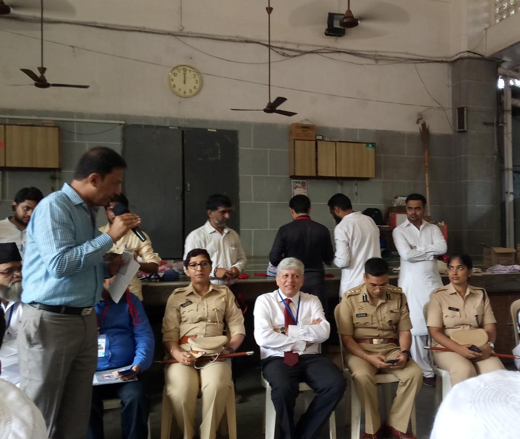 iamazharq's tweet photo. Thank you @CPMumbaiPolice for providing security to our mothers and sisters for Azad Maidan Protest today.
Good to know that dedicated women personnel are dedicated inside Azad Maidan.
@MumbaiPolice :)
#SaveSharia
#MyShariaMyPride https://t.co/7uo0UTJRNr