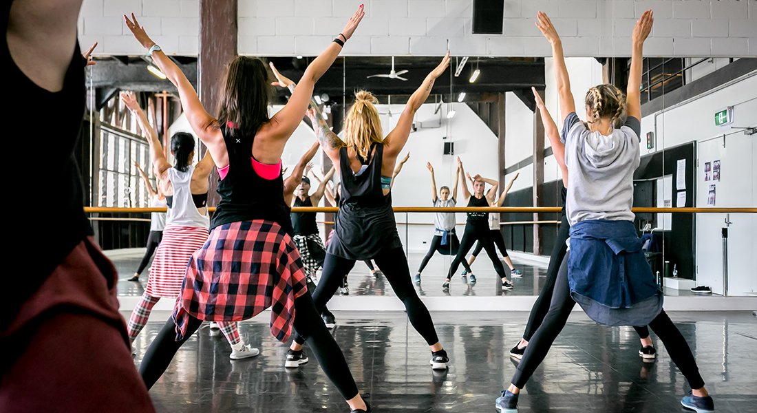 современный танец контемпорари. современные танцы. Work танец. сальса групповые занятия. сальса группа.