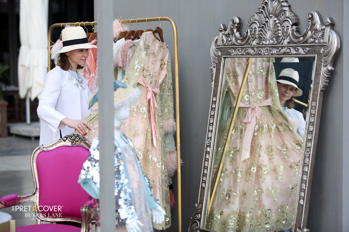 ModestLifeSt's tweet photo. Royal tailors @aristocratkids conjure magic in every detail of their distinguishing #fairytale style, and their ready-to-wear collections for girls aged from 9 months to 12 years are giving us #dress-up envy. 👗
#ifdc #pacbl #artistocratkids #kidsfashion #mydubai #dubai #uae https://t.co/qSog3wKb4U