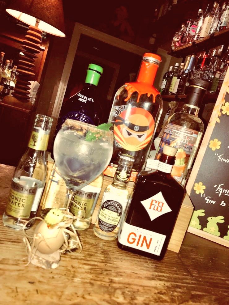 CholmArms's tweet photo. 'Hoppy #Easter Every Bunny!'🐇
We've some egg-cellent alternatives to chocolate! #YesPlease
- #GingerNinjaGin, candied ginger & ginger ale.
- #ChocolateMintGin, mint & #FentimansTonic.
- #ChocolateOrangeGin with chocolate drops & #1724Tonic.
- #CoffeeGin, #EspressoMartini Style! https://t.co/Eq6cw5UQYc