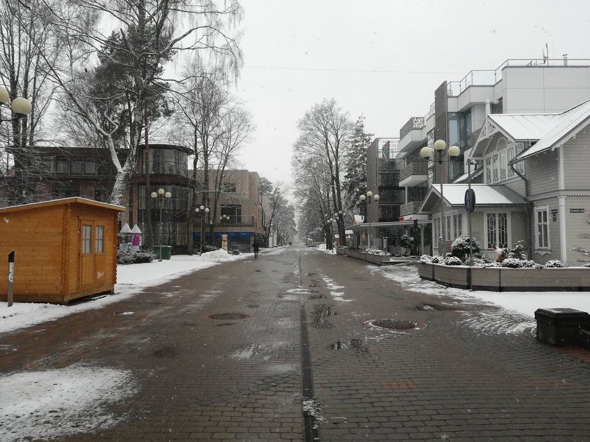 BuckleyShane's tweet image. Morning run along the beach while Jurmala is still sleeping #jurmala #latvia #prettyinwhite #beach #moresnow