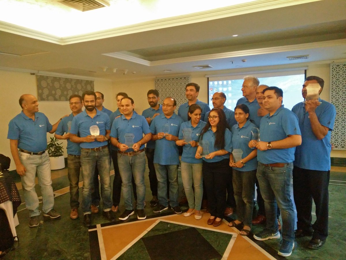 sumant47's tweet image. @magicswtweets Glad to receive an award for long duration service in #magickickoff event #magicedtech