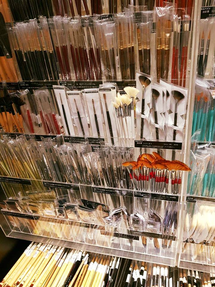 ArtBuzzIndia's tweet photo. Today was all about exploring the bylanes of #Tokyo and the local street art. On our must-visit list was a mandatory tour of the Itoya Stationery store with floors and floors full of exciting art supplies. 

#ArtBuzzInJapan #JapanArtTravel https://t.co/2XiC4R5Y4c