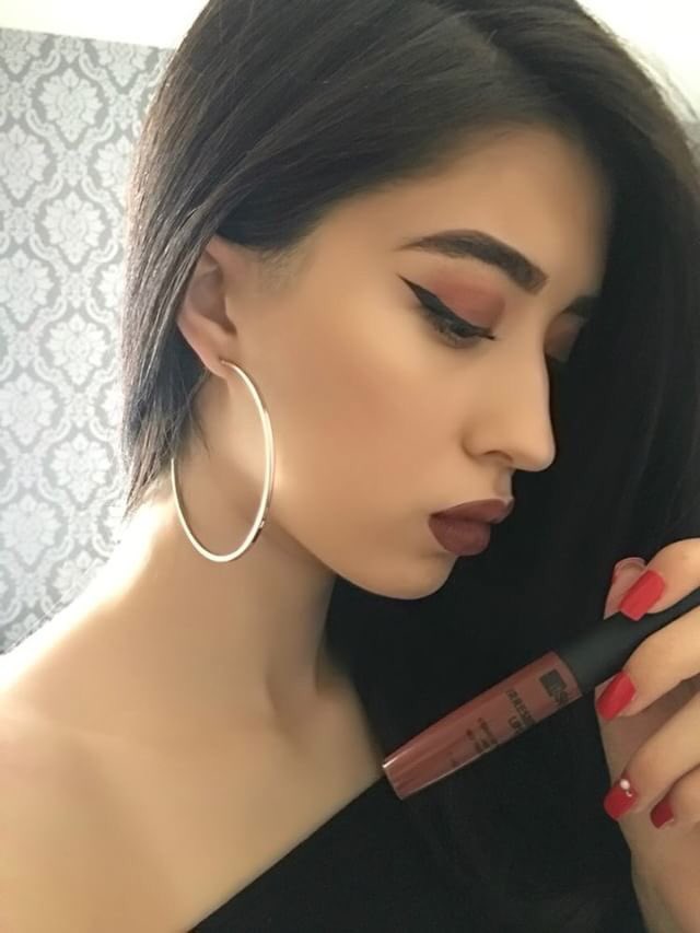itstylemelun's tweet photo. Makeup addict !! #makeup #maquillage #melun #MakeupAddict #lipstick #Paris https://t.co/nEl1mmTPsR