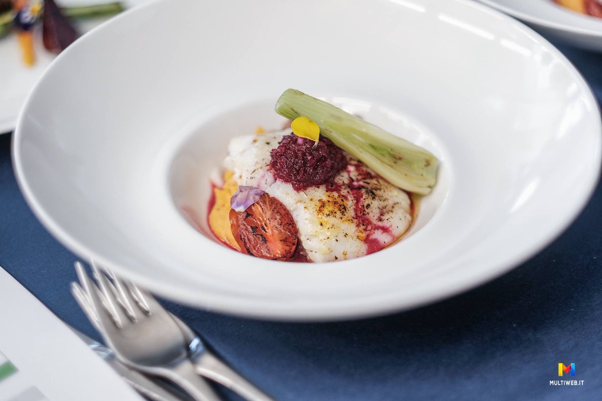 studioVitaliano's tweet photo. DELICIOUS & GOURMET OF #YCHC
It was really very difficult to choose the best Young Chef's Team because the both of them have done the best & demonstrated their talent and passion through the delicious dishes. Have a look.
#Electrolux #IRCEVENTS #Italy #youngchefchallenge #Dubai https://t.co/nsqxdFhDQ1