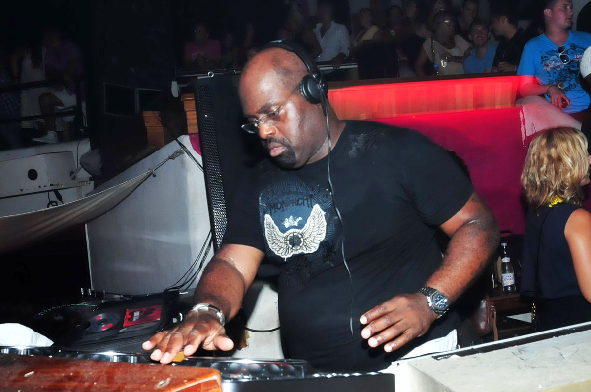 pacha's tweet image. Remembering the  #housemusic icon #FrankieKnuckles  at #defectedinthehouse @defmixprod @DefectedRecords #party back in 2009 #pacha #Ibiza 🍒 LONG LIVE master!