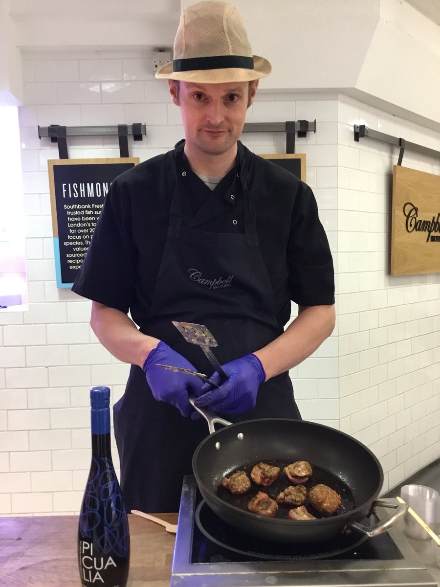 Wonderful wafts of lamb trailing across @SelfridgesFood Hall yesterday with @campbellsmeat cooking the most delicious cuts with @PicualiaUK gorgeous #evoo 💙 #Picualia #NotJust ForSalads #EasterSaturday #SelfridgesLondon @Selfridges Extra Virgin #OliveOil #Foodies #London