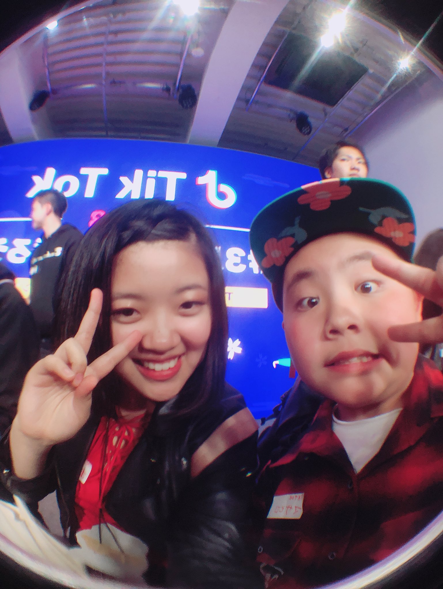 あぃりdx Tiktok Musically合同オフ会 しなこちゃんと動画撮れてとても嬉しかったし ゆずこあちゃん マサヒロ君は可愛すぎたし 親友の着ぐるみ母さんに会えて幸せでした 笑笑笑 3月25日並みに乗ろう Tiktok Japan