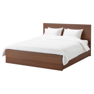 GumToeAndSole's tweet photo. what i sleep on vs what y'all sleep on https://t.co/5Tj1Vz3oaM