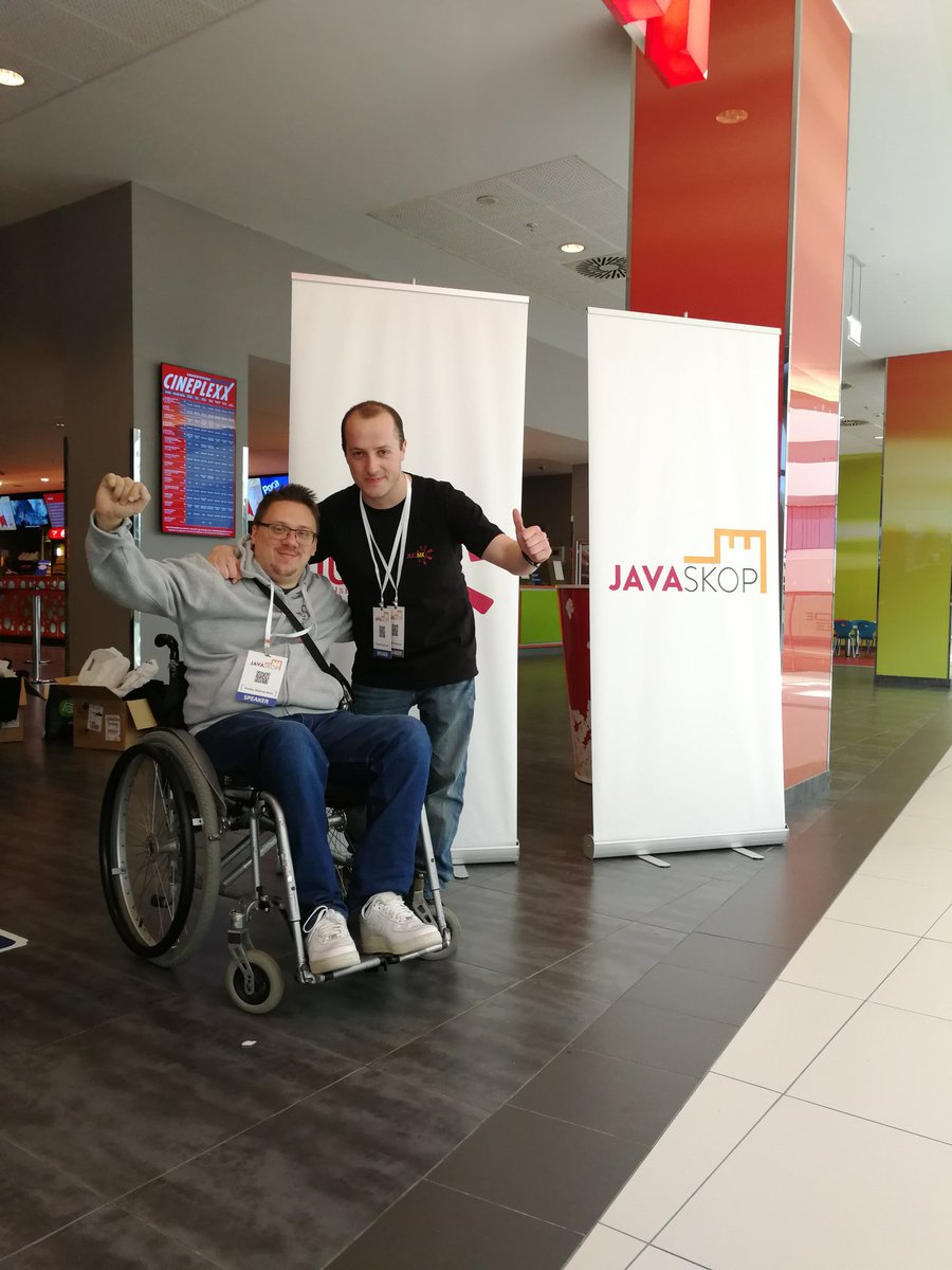 bercut2000's tweet image. Со @hsilomedus на #JavaSkop! 🇲🇰