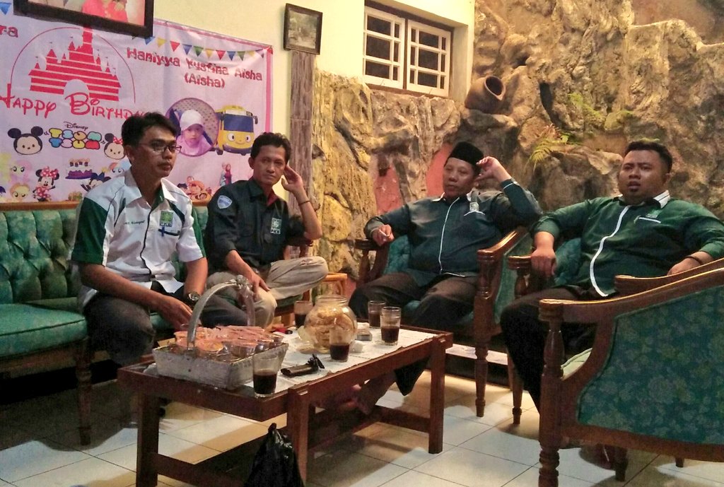 Kondisi, ya... Membela dan Mengawal Suara Rakyat. <a href="/HamdanSaepul/">Saepul Hamdan</a> <a href="/didisuhrowardi/">didi suhrowardi</a> <a href="/cuayparikesit/">cuay parikesit</a> @lpp_pkbsmd <a href="/lilisannur48/">Lilis Santika</a>