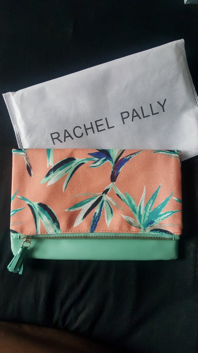 steviadelise's tweet image. My #fabfitfun Spring Box! Such a great box! So many amazing items ❤  including sum of my fave items! @RachelPally @FreePeople 
As per usual, @fabfitfun you knocked this #fabfitfunspringbox right out of the park (it&apos;s baseball season hehe)
#fabfitfun #fffgiveaway #visitsingapore