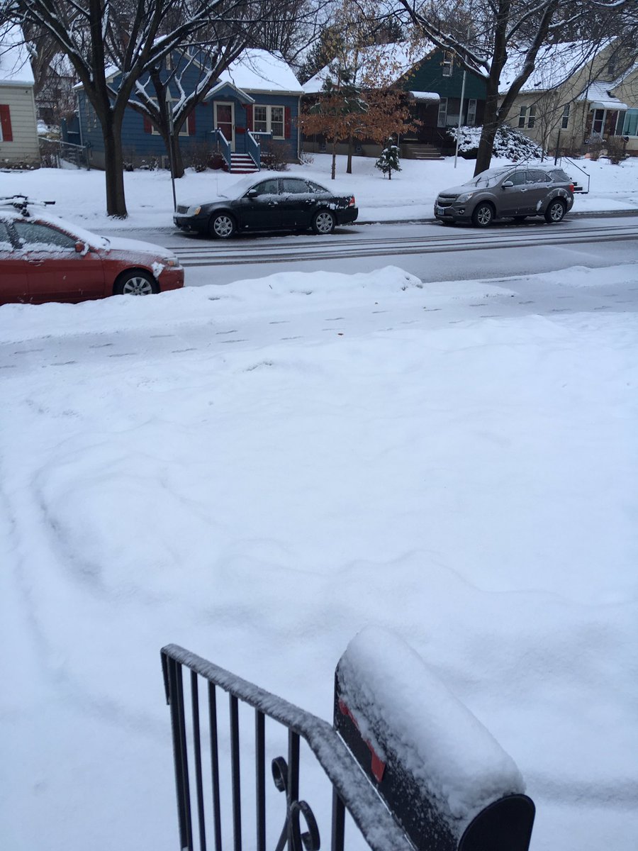 CCooganCisek's tweet image. I might break down and buy studded tires.  Really, this has to stop..... #mnspring #EasterWeekend