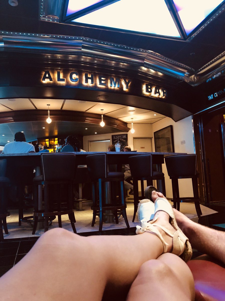 tobi_muller's tweet photo. Second best thing @CarnivalCruise ever came up with #AlchemyBar #Mixologists #CreateYourOwnCocktail https://t.co/P7mK4nZwtF