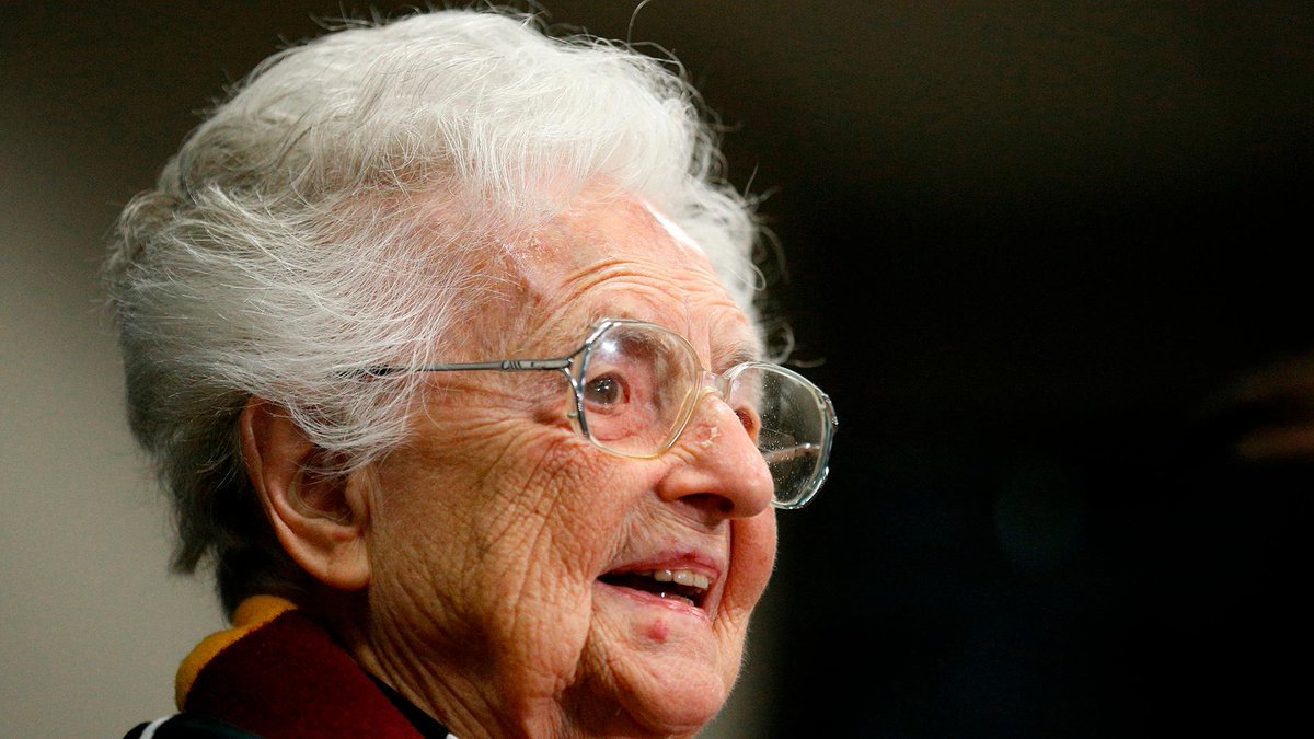 Did you know Sister Jean is the top-selling bobblehead of all time? 😮 #FinalFour bit.ly/2pT4jAT