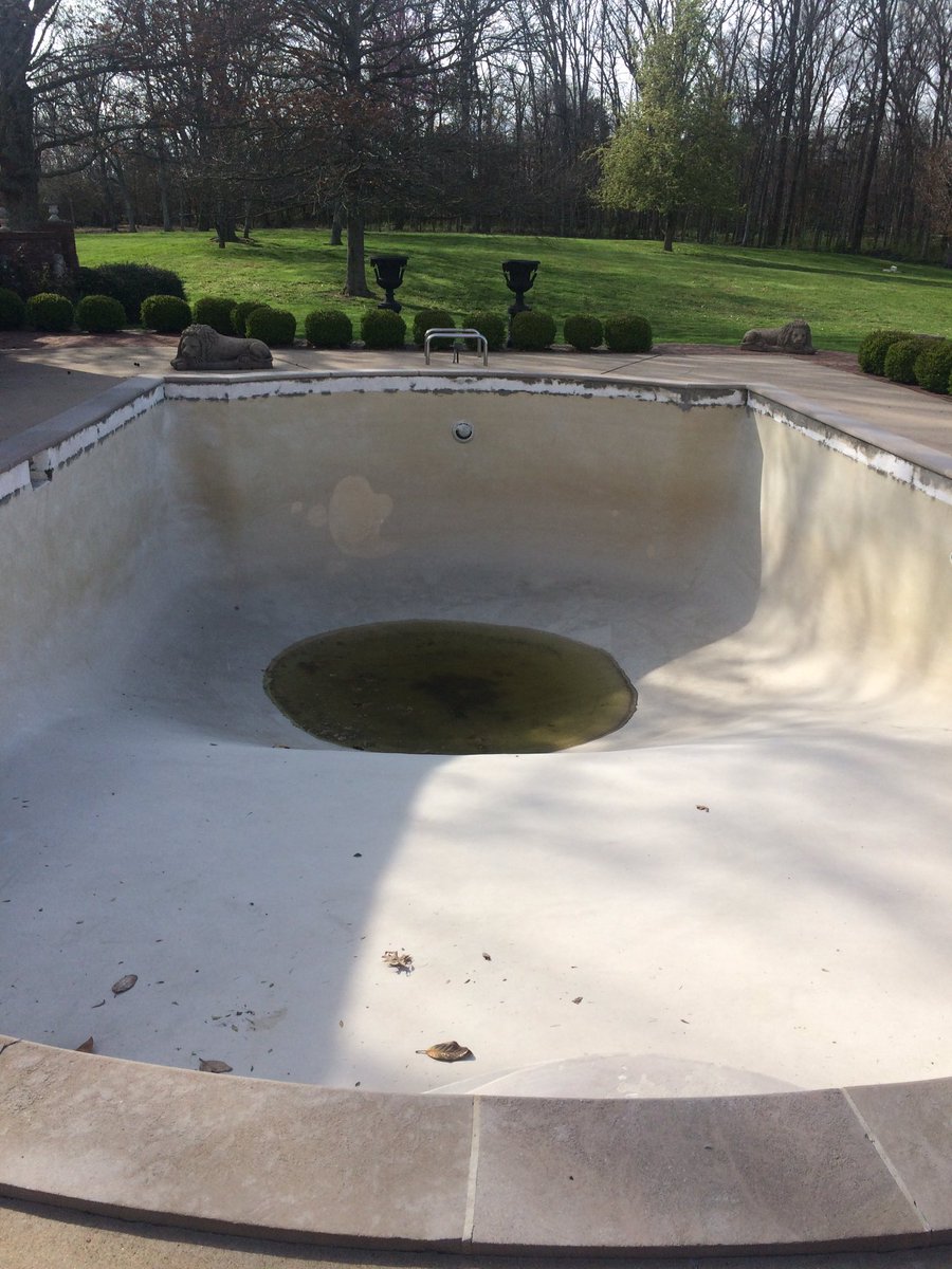 makeoverlady's tweet image. Tiling the waterline today! The pool is gonna be awesome!!! #poolrestoration #jubileehillstn