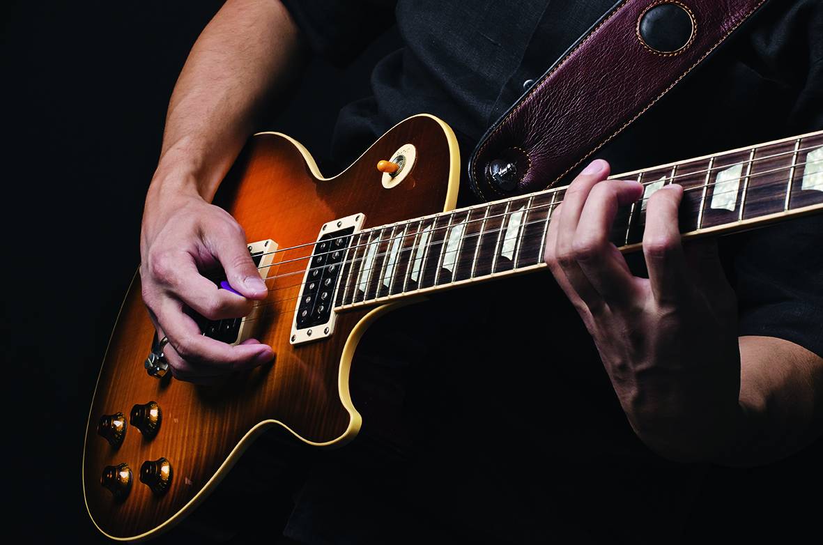 Het lentegevoel van vandaag vasthouden? Kom vanavond naar de fantastische #blues avond bij #Pleinublic in de #Boerderij #Breugel. En laat je meevoeren op de meeslepende muziek van #Blues #Hybrids.