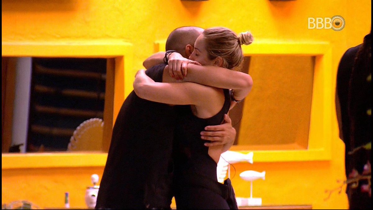 enquetereal's tweet photo. Qual Dupla você Prefere? 
Kayssica -RT 
Gleiciana - FAV
 #RedeBBB #BBB18 https://t.co/b5Ab1E8TmP