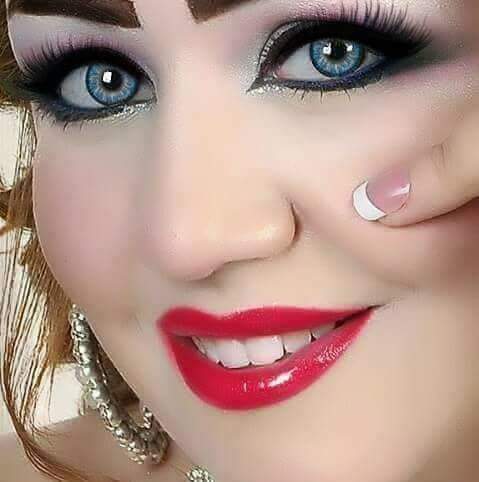 احنه من نحب مثل المجانين 
وتدري النحبه نزكله لزكه 
حبنا مو حب يوم ويومين 
حبنا عمر للموت وابد ما ننسى n