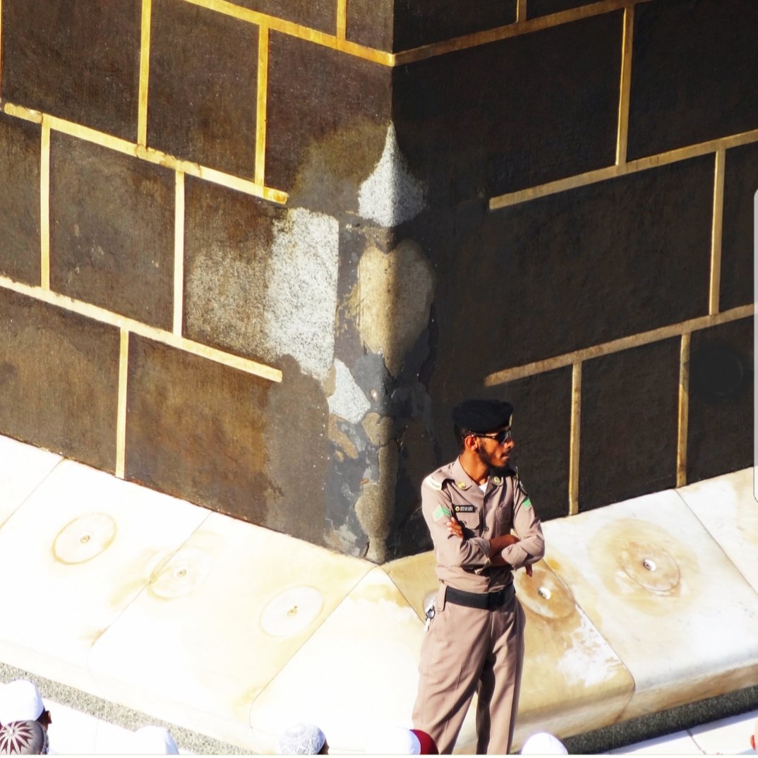 B90B2B10's tweet photo. On This Day13Rajab.23 B.C,Was Born Asad Allah,Haidar Karrar🌺Where The Right Corner Of Kaaba🕋(God's Honourable House) Broke(spilt)Entered Fatima Bint Asad&amp;Born The Light Inside The L8💙
He Is The Only Person 2 Be Born In The Sacred Sanctuary Of Kaaba
Congrats🎉🎊
#جشن_مولود_کعبہ https://t.co/PEPGimffqV