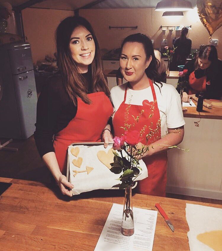 Looking for new ways to meet singles in real life? Our speed-baking dating event First Bakes is back Friday 6th April. All levels of bakers welcome. 🍰🍰🍰
**Ladies tickets sold out

You doughnut 🍩 wanna miss it.... 😜

For tickets go to: thebiglondonbake.com/first-bakes/
#single #dating