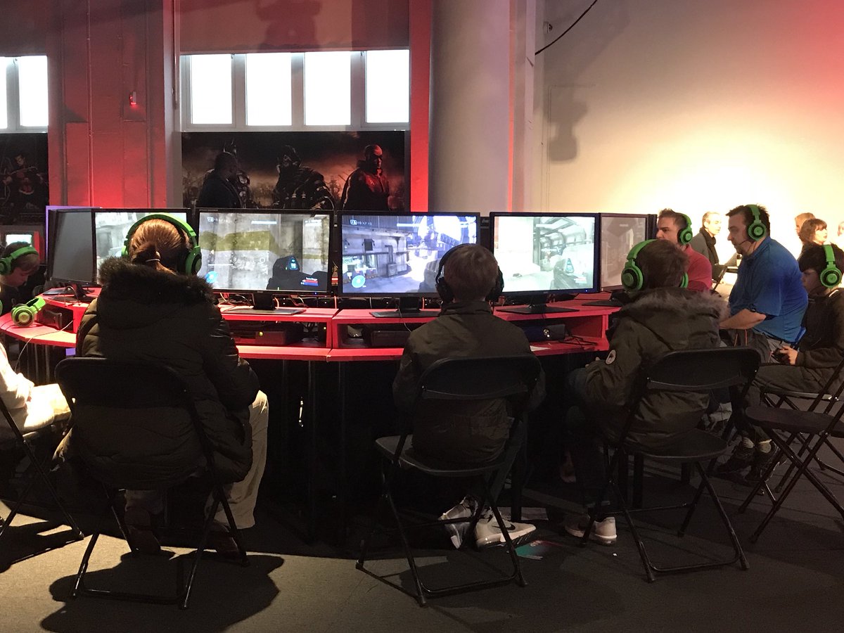 Halo 3 proving really popular today! #PowerUp