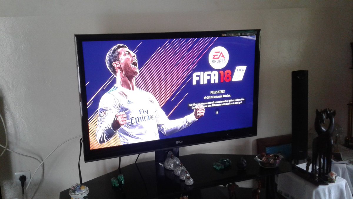 jmyn243's tweet photo. Easy SATURDAY, Easy Weekend, Easy Easter.
Jouer Le ballon, jouer #FIFA18.
#Gamer4Life #Godza https://t.co/ZwXTlbBmMZ