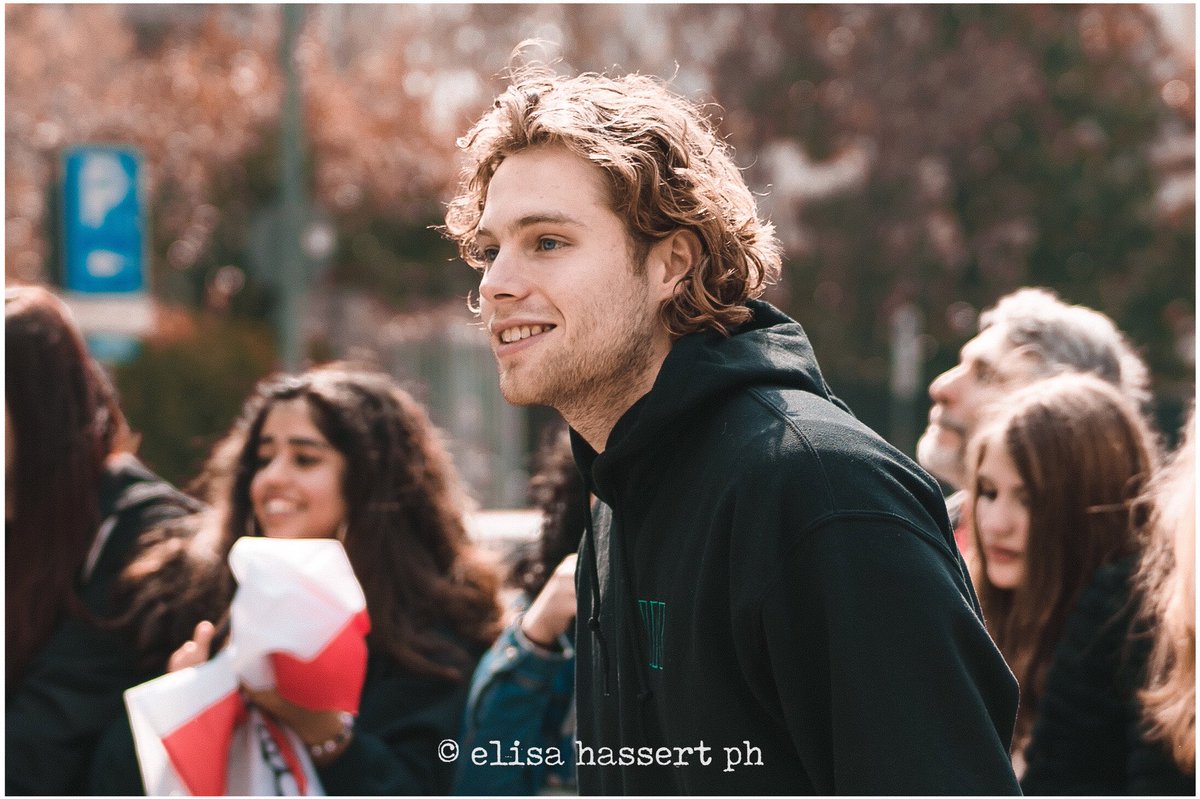 pellicolaa's tweet image. Luke Hemmings in Milan 🌹
All pictures by me, if you repost give me full credits pls ✨