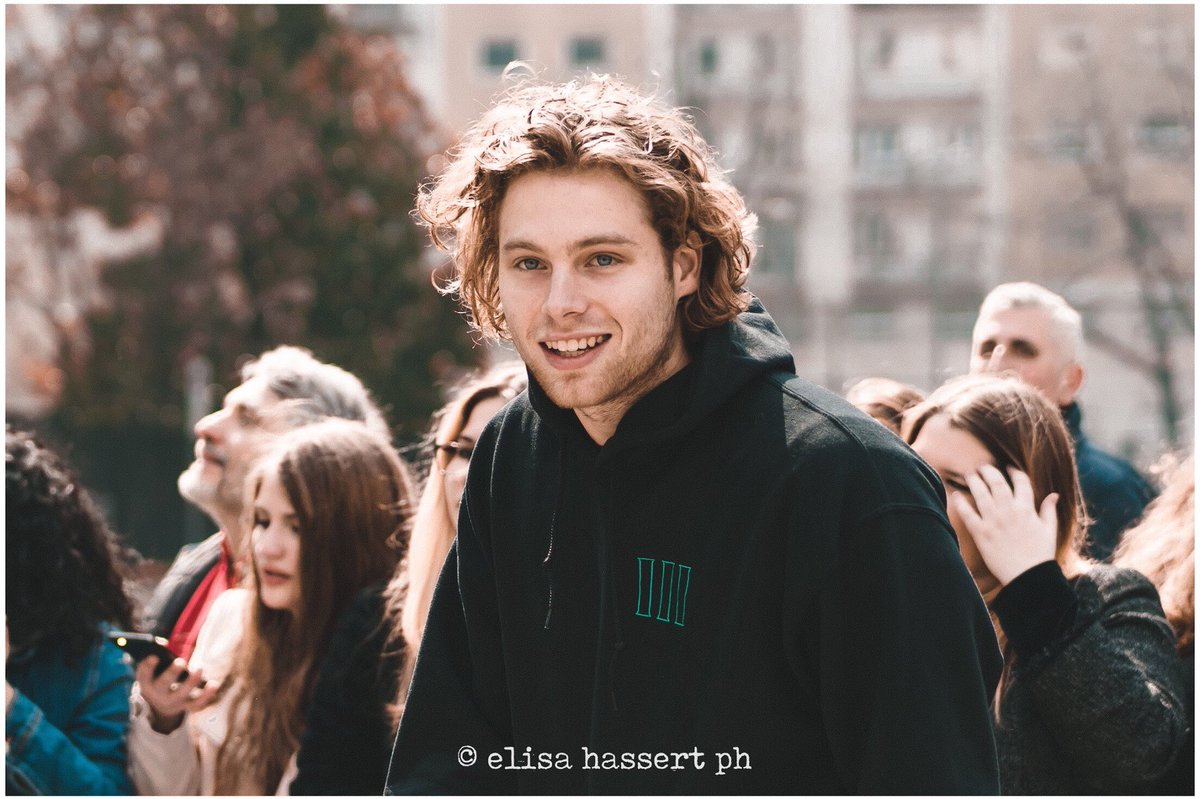 pellicolaa's tweet image. Luke Hemmings in Milan 🌹
All pictures by me, if you repost give me full credits pls ✨