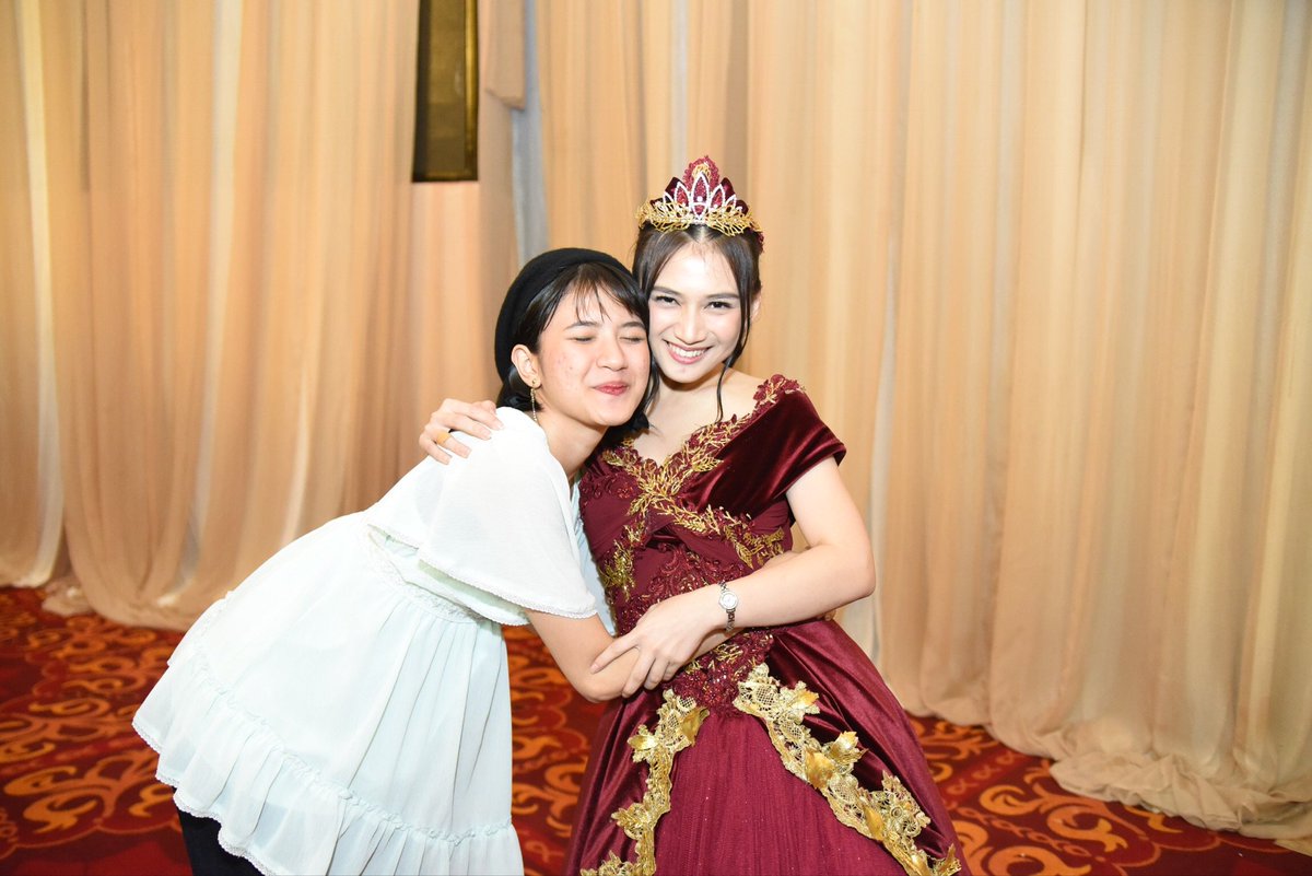 itskindavienny's tweet photo. #MelodyJKT48Graduation last day as a member ya, Teh @melodyJKT48? Let’s support her new journey! 💕 https://t.co/Nlvip1ITMU