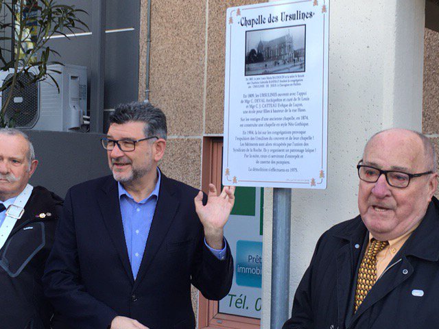 anne_sicard's tweet photo. Dévoilement par @Lucbouard et Guy Roy, président de #Prymosta, de la plaque la Chapelle des Ursulines, construite en 1809 au cœur de #LRSY et détruite en 1975 https://t.co/RW8rKaJ79I
