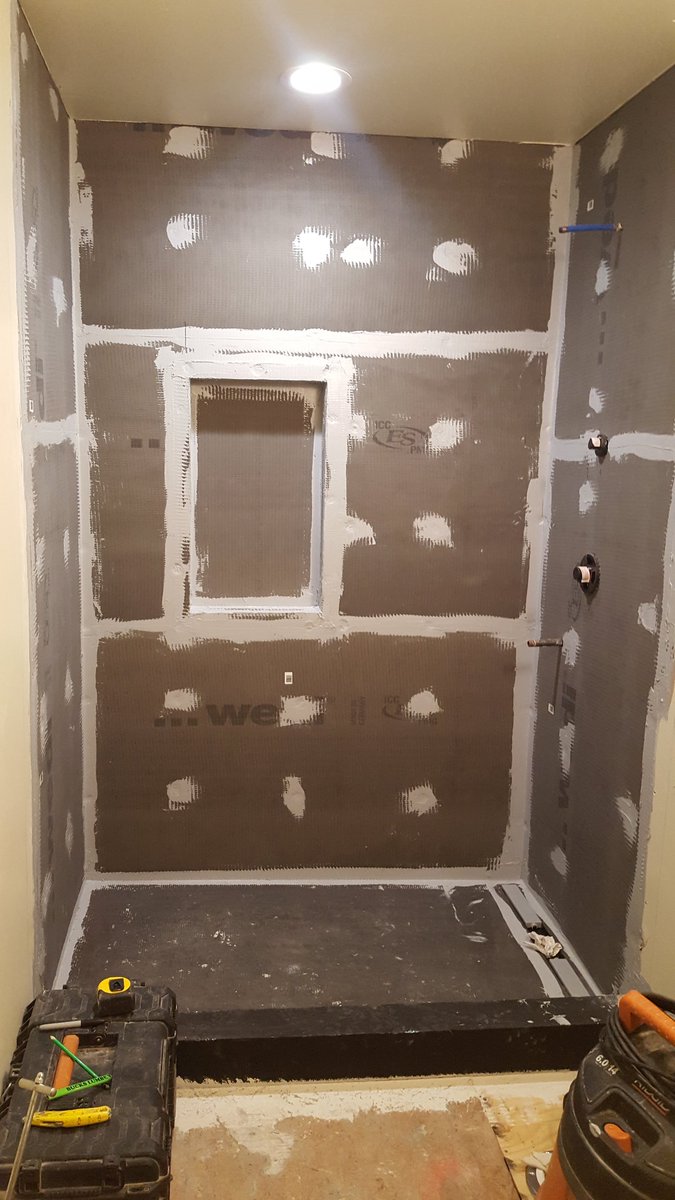 BKZContractors's tweet photo. #readyfortile 
#Ivylandbathroom https://t.co/6D2OPw2aRi
