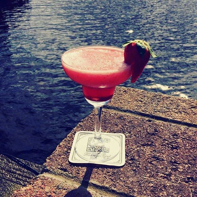 The sun is shining in @donegal today ..cocktails in the sun @harveyspoint #surewhynot #strawberrymargarita #easterfun #cocktaillife🍸🍷🍹 #weloveeasterholidays #suncocktailsandfun barfood served until 9pm music with @_martinjonathan from 7.30pm