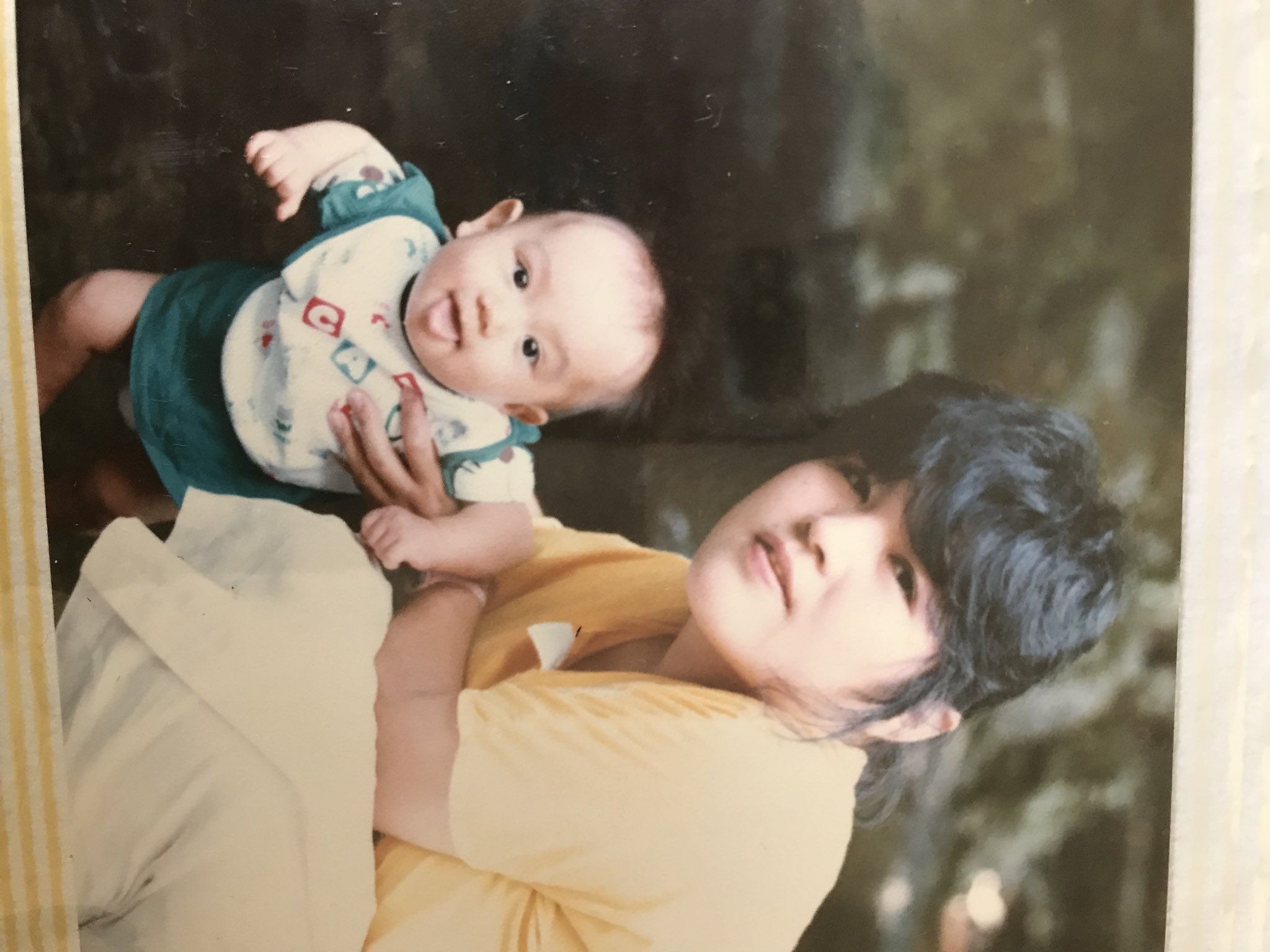 しぃたん 自分の赤ちゃん時代 周りからめちゃくちゃ可愛いと言われてアイドル並の人気やったらしい T Co 5sgvjsvshh Twitter