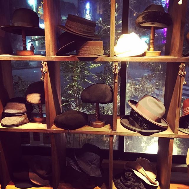 Tatsuyajay's tweet photo. MAISON Birthの展示会 #elportego #maisonbirth #hat #cap #insta #instagood #italian #asalways #twitter https://t.co/vcZlu7NL0M https://t.co/srhGKHEUkm