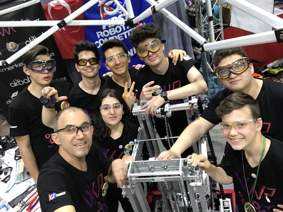 sinanehir's tweet photo. @EyubogluEgitim robotics team 6388 @wwr_robotics  is in #PowerUp qualifications in Florida https://t.co/aa9ODTKrnJ