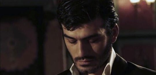 farkında mısınız bilemem ama baya derinden çürüyor gençliğimiz. Bir düşünün şu anınızı. Bir şeyleri bekliyosunuz ama bi yandan çürüyorsunuz.