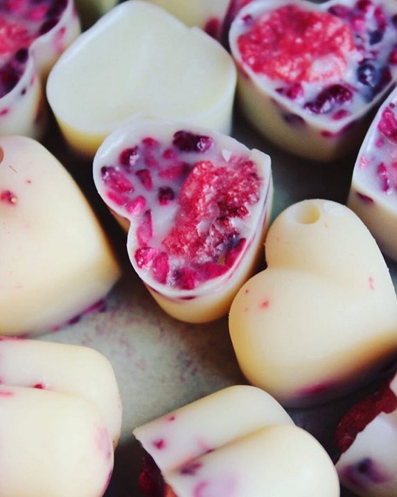 BionaOrganic's tweet photo. Step into the #Easter #feasting with these #sugarfree #homemade #whitechocolate hearts by @glitterandguthealth . #Biona #Organic #CoconutBlissButter makes a perfect base & our #BrownRiceSyrup sweetens things up a little! https://t.co/EkV2xekXna #easter #eastersaturday https://t.co/DOcusg0Vfn