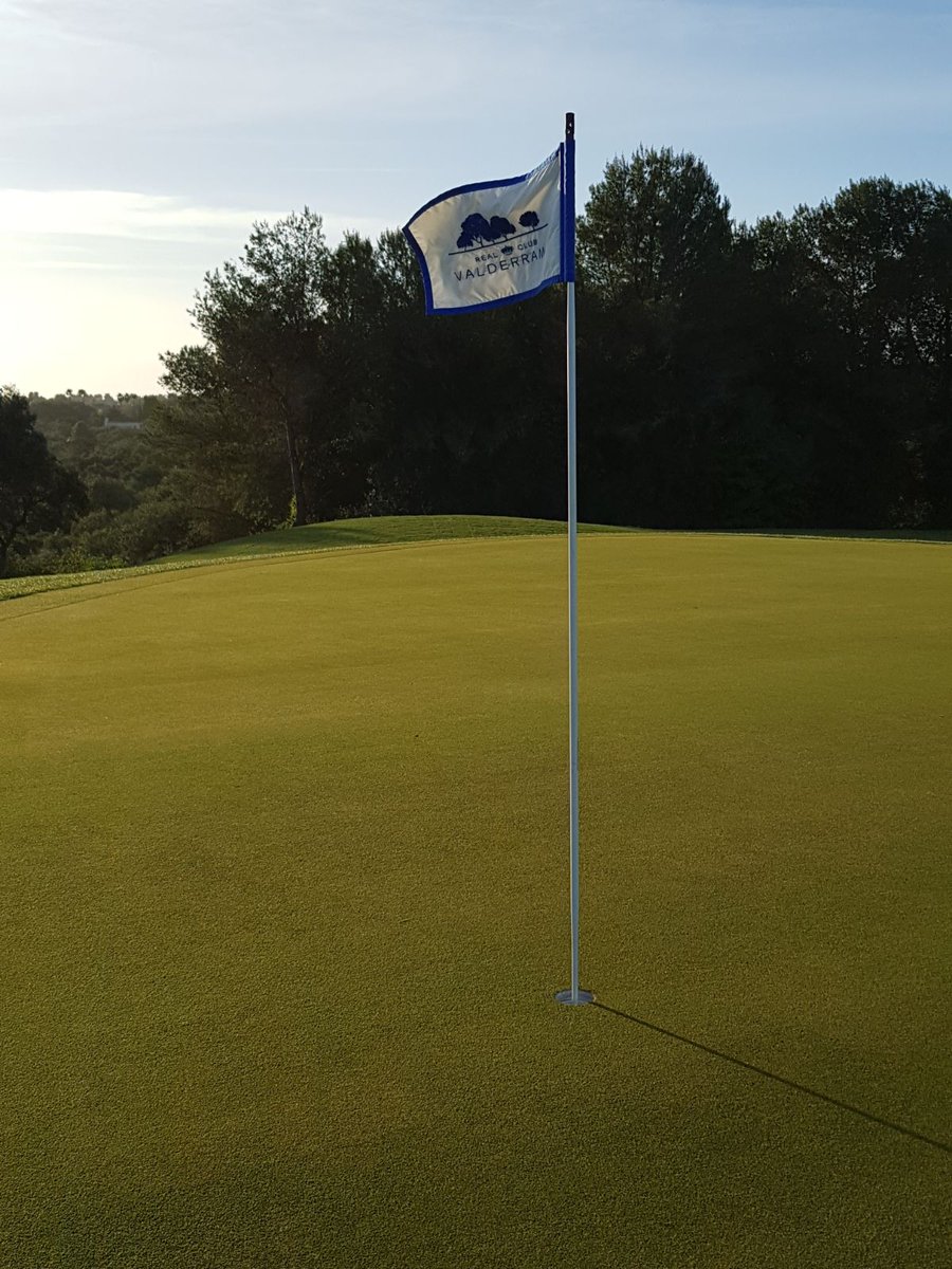 AgronomyRCV's tweet photo. Impresionante como han estado los #greenes (#reforma) con menos de 3 meses desde su instalación. #perfect #rolling ; #stimpmeter por encima de 12. Así lucia la #catedral en #SemanaSanta. @valderramasters https://t.co/7aYfDc81Wr