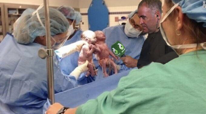 Así me imagino el parto de los mellizos de Pablo Iglesias e Irene Montero !