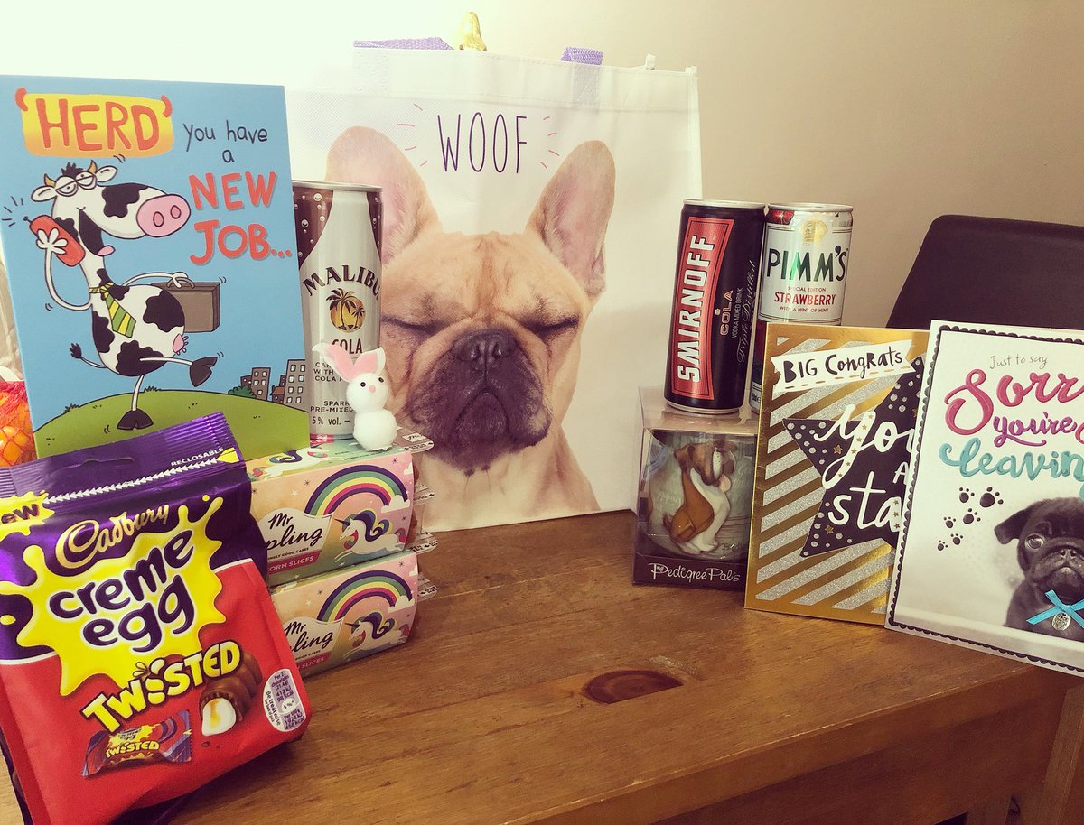 sammijo94's tweet photo. my work friends are the best. πππ
and they know me well. ππΉπΆπ¦
#leavingpressies #frenchiebag #boxermug #malibucans #vodka #pimmscan #unicornslices #grateful https://t.co/DGYYyh2Pvx